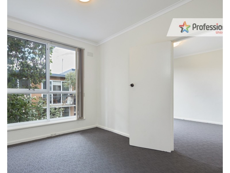 11/23 Robe Street, St Kilda VIC 3182