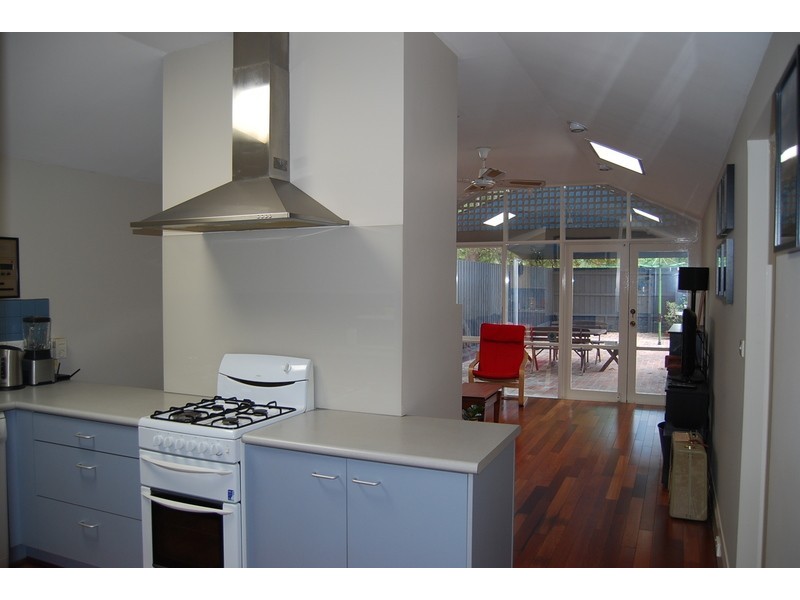 5A Hammerdale Avenue, St Kilda East VIC 3183