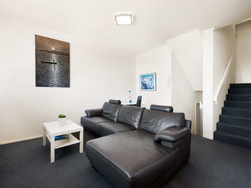 24/343 Beaconsfield Parade, St Kilda West VIC 3182