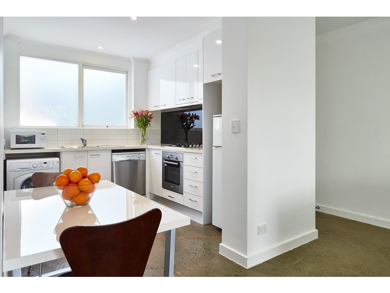 8/25 York Street, St Kilda West VIC 3182