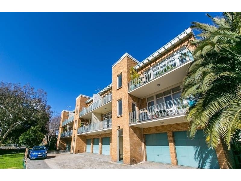 1/64 Broadway, Elwood VIC 3184