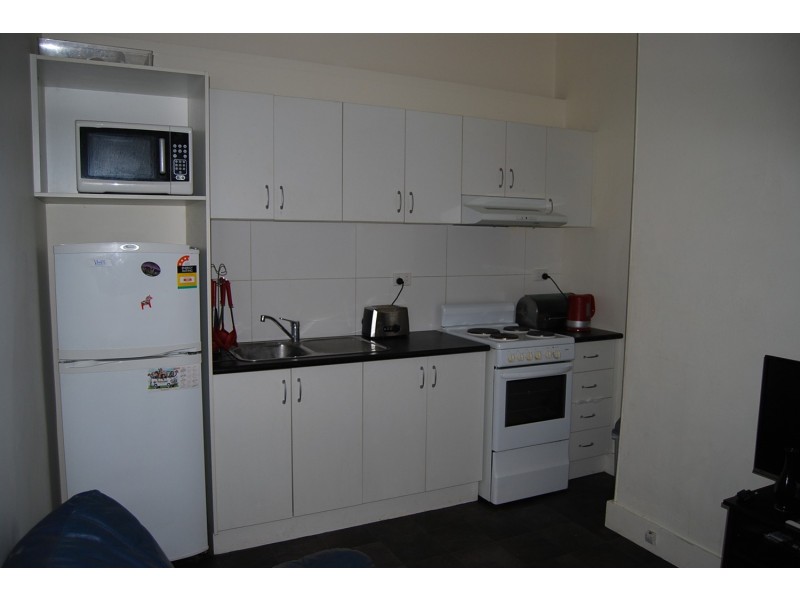 2/32 Grey Street, St Kilda VIC 3182