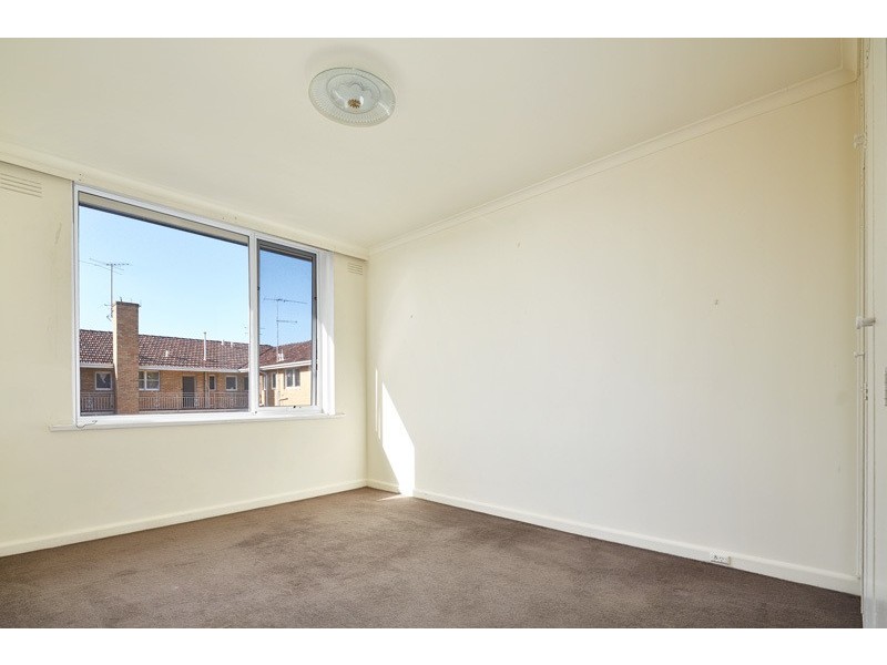 14/2 Dickens Street, Elwood VIC 3184