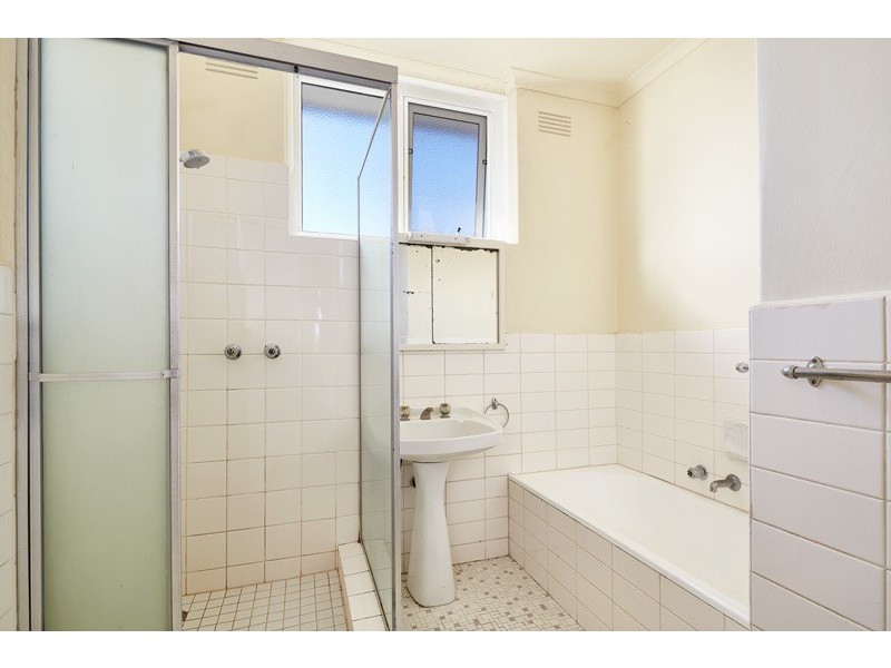 14/2 Dickens Street, Elwood VIC 3184