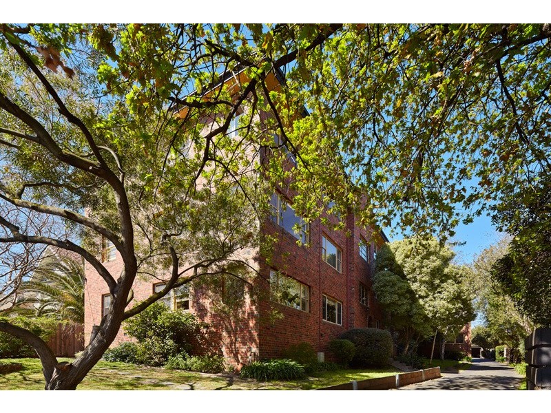 4/205 Alma Road, St Kilda East VIC 3183