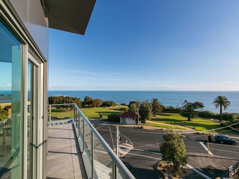 1a Bay Road, Sandringham VIC 3191