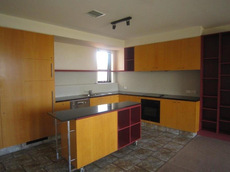 8/3 Ormond Esplanade, Elwood VIC 3184