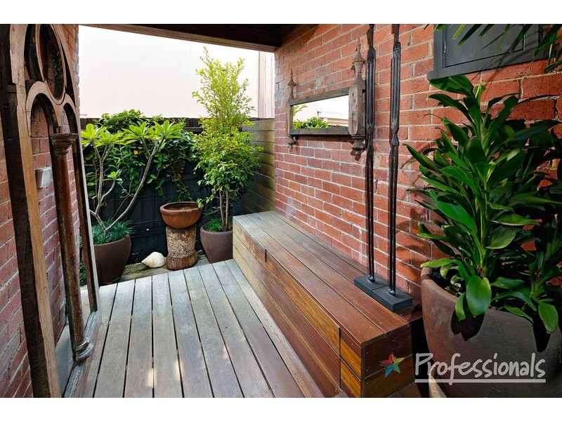 2/81 Hotham Street, St Kilda East VIC 3183