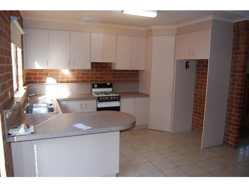 4/8 Fintonia Street, Oakleigh VIC 3166