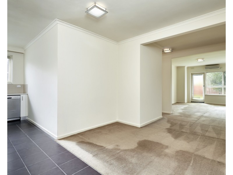 2/8 Commercial Road, Mentone VIC 3194