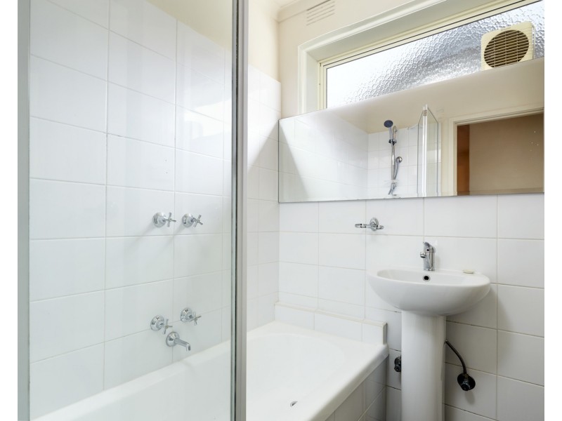 2/8 Commercial Road, Mentone VIC 3194