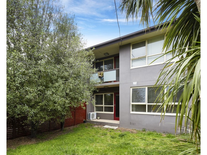 2/8 Commercial Road, Mentone VIC 3194