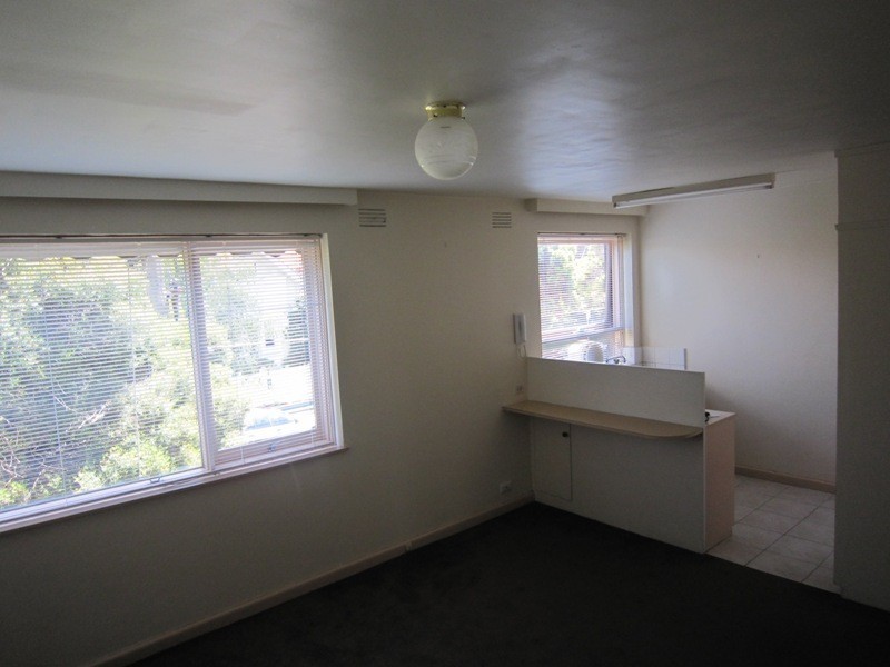 4/37 Gurner Street, St Kilda VIC 3182