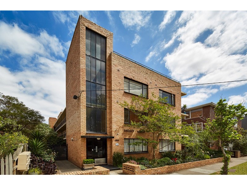 16/289 Barkly Street, St Kilda VIC 3182