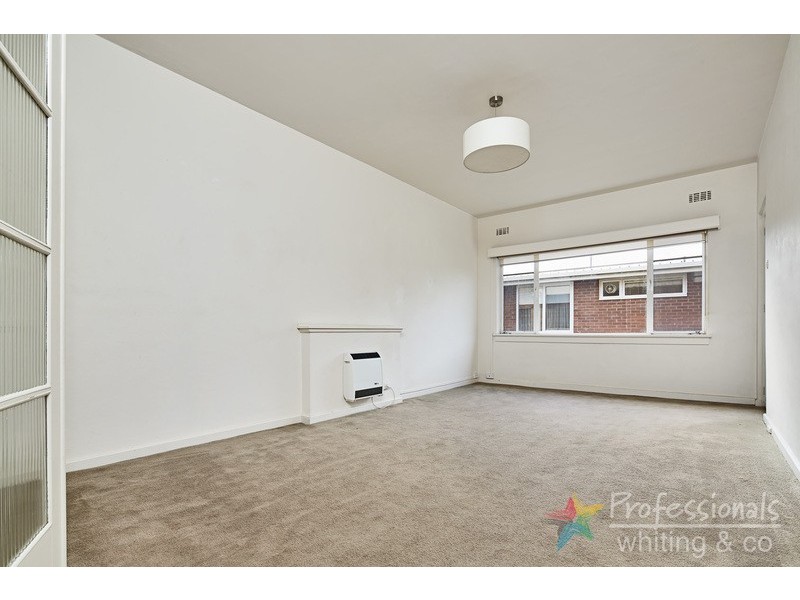 16/289 Barkly Street, St Kilda VIC 3182