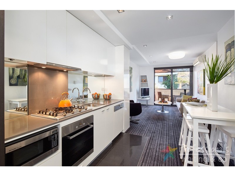 13/17 Robe Street, St Kilda VIC 3182