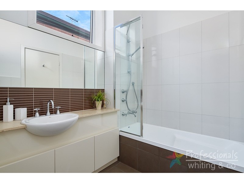 #24 Greeves Street, St Kilda VIC 3182