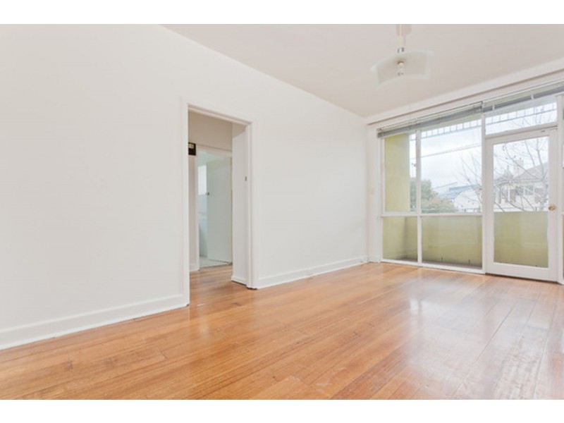 2/78 Barkly Street, St Kilda VIC 3182