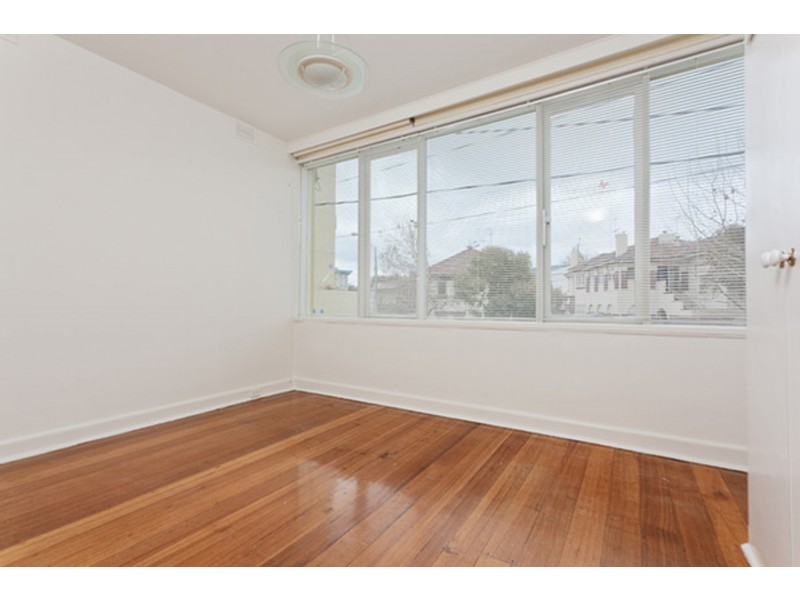 2/78 Barkly Street, St Kilda VIC 3182