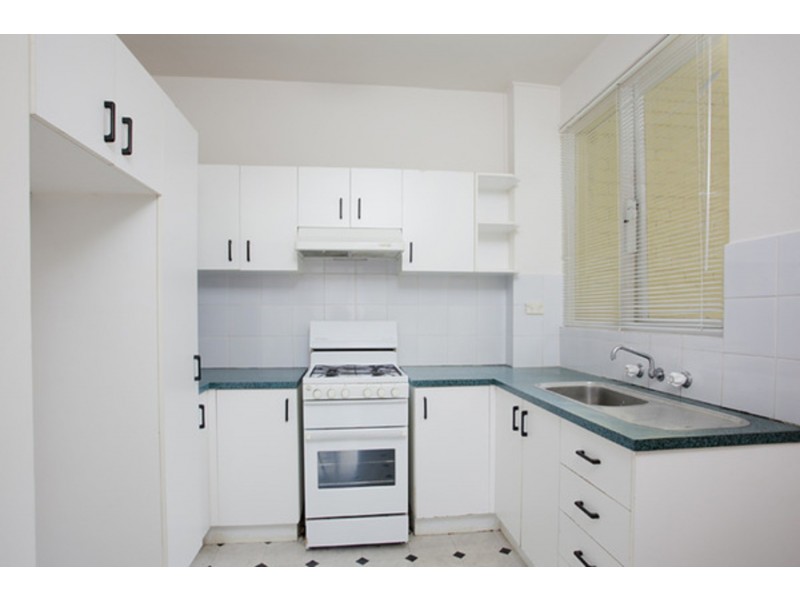 2/78 Barkly Street, St Kilda VIC 3182