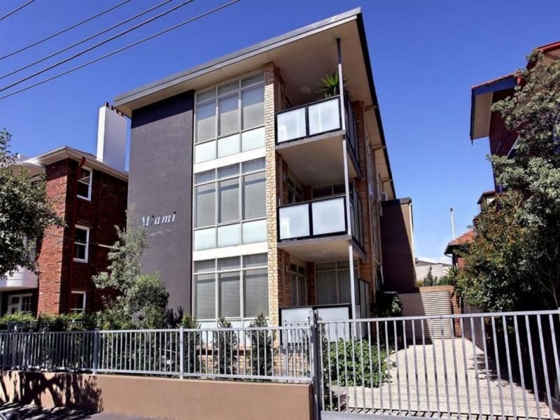 10/11 Bluff Avenue, Elwood VIC 3184