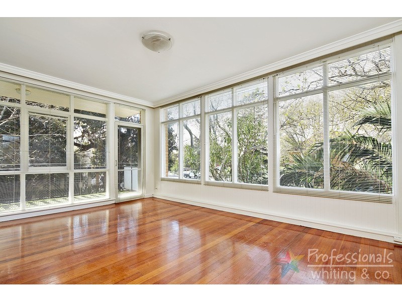 2/64 Broadway, Elwood VIC 3184