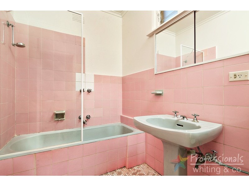 2/64 Broadway, Elwood VIC 3184