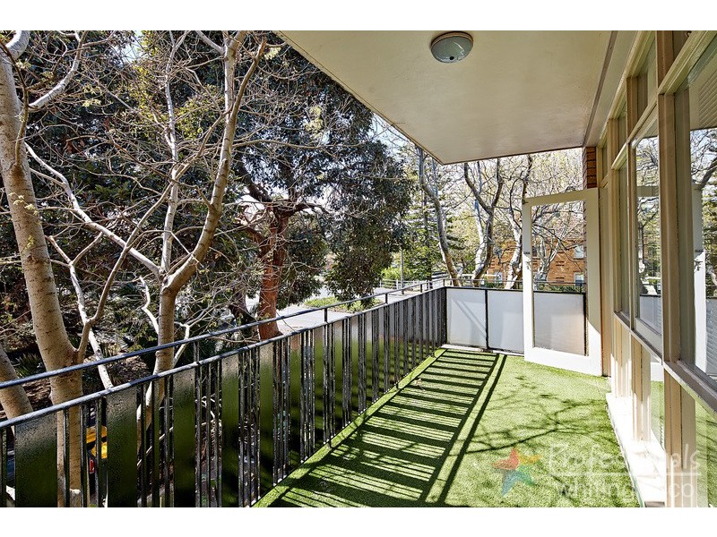 2/64 Broadway, Elwood VIC 3184
