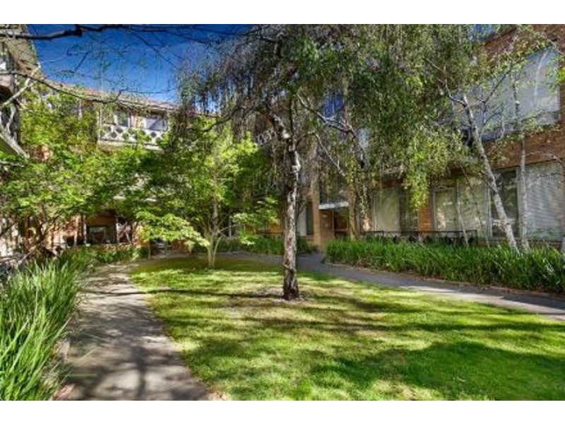 1/3 Wimbledon Avenue, Elwood VIC 3184