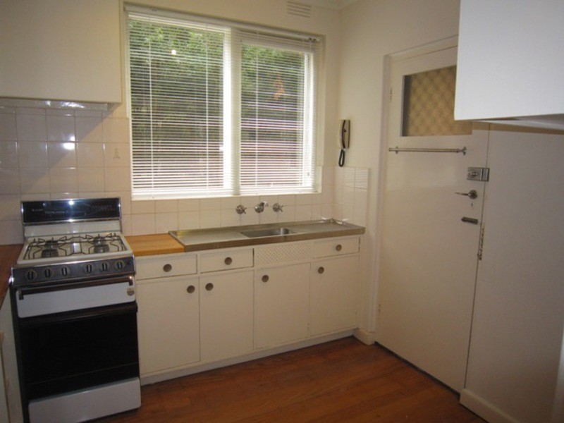 1/3 Wimbledon Avenue, Elwood VIC 3184