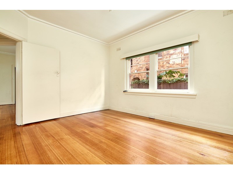 2/40 Barkly Street, St Kilda VIC 3182