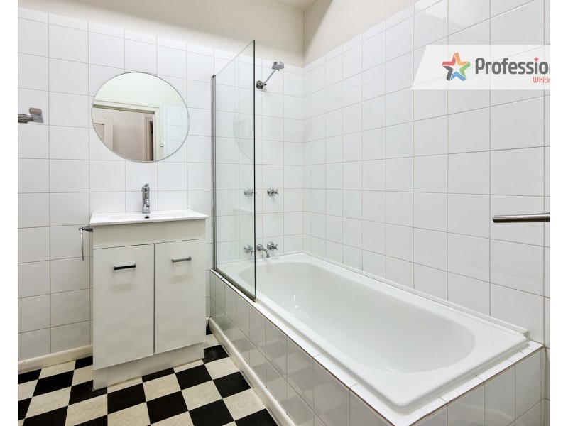 1/2 Inverleith Court, St Kilda VIC 3182