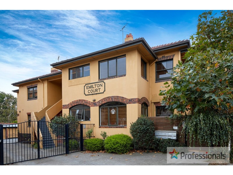 2/79 Barkly Street, St Kilda VIC 3182