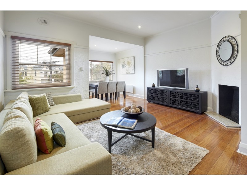 2/79 Barkly Street, St Kilda VIC 3182