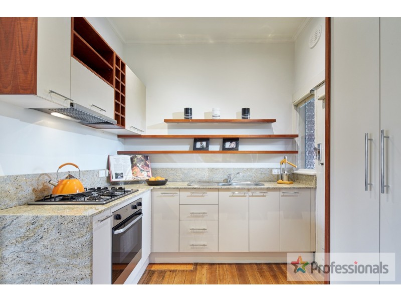 2/79 Barkly Street, St Kilda VIC 3182