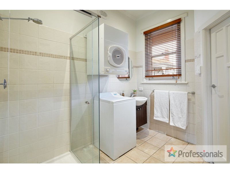 2/79 Barkly Street, St Kilda VIC 3182