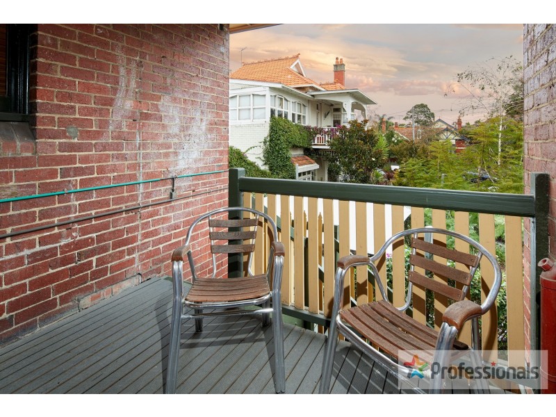 2/79 Barkly Street, St Kilda VIC 3182