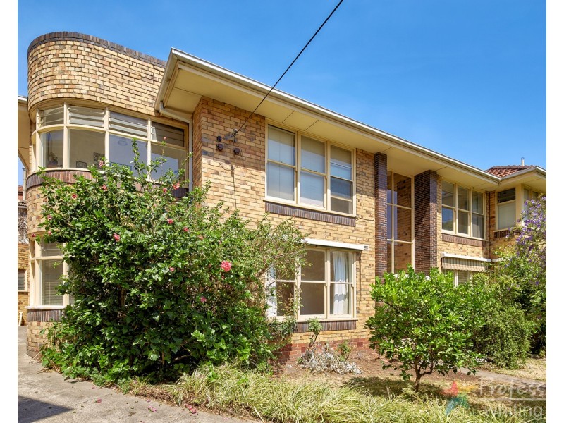 1/7 Woonsocket Court, St Kilda VIC 3182
