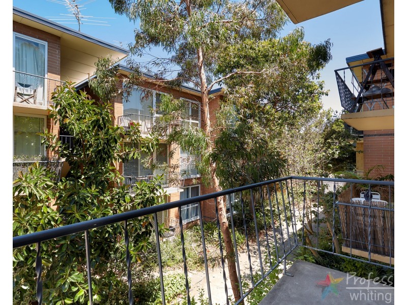 28/25 Robe Street, St Kilda VIC 3182