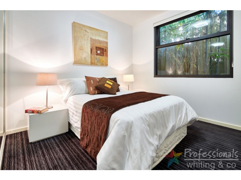 12/17 Robe Street, St Kilda VIC 3182