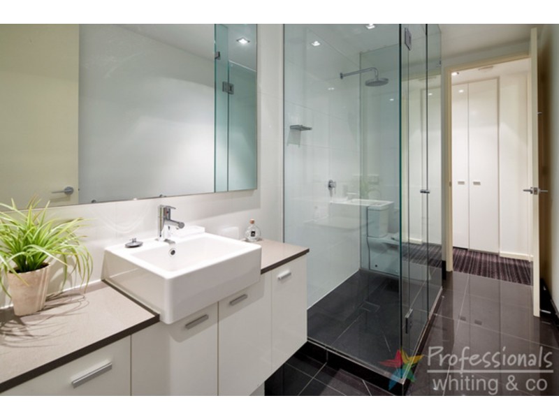 12/17 Robe Street, St Kilda VIC 3182