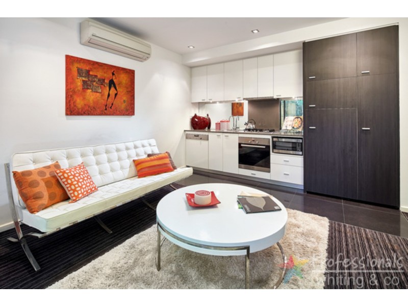 12/17 Robe Street, St Kilda VIC 3182