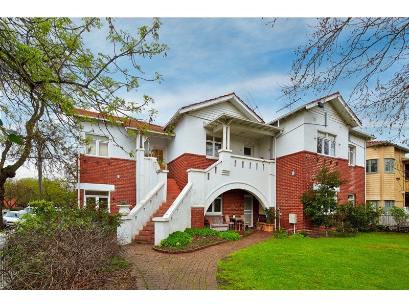 2/1 Beach Avenue, Elwood VIC 3184