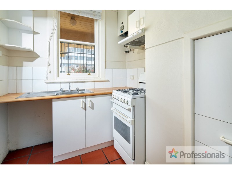 7/16 Marine Parade, St Kilda VIC 3182