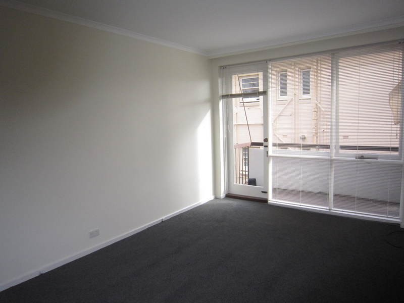 12/14 Mitford Street, St Kilda VIC 3182