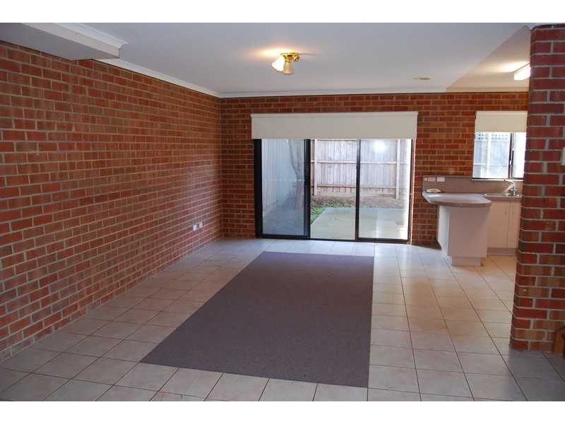 4/8 Fintonia Street, Oakleigh VIC 3166