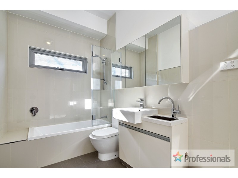 8/1A Enfield Street, St Kilda VIC 3182