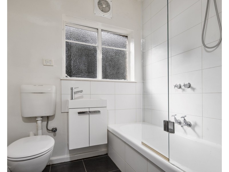 3/4 Newton Court, St Kilda VIC 3182