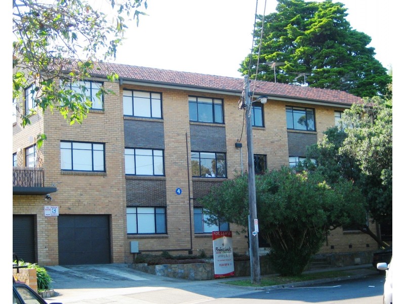 3/4 Newton Court, St Kilda VIC 3182
