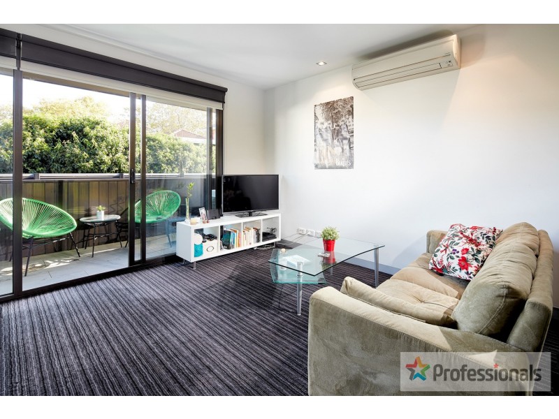 15/17 Robe Street, St Kilda VIC 3182